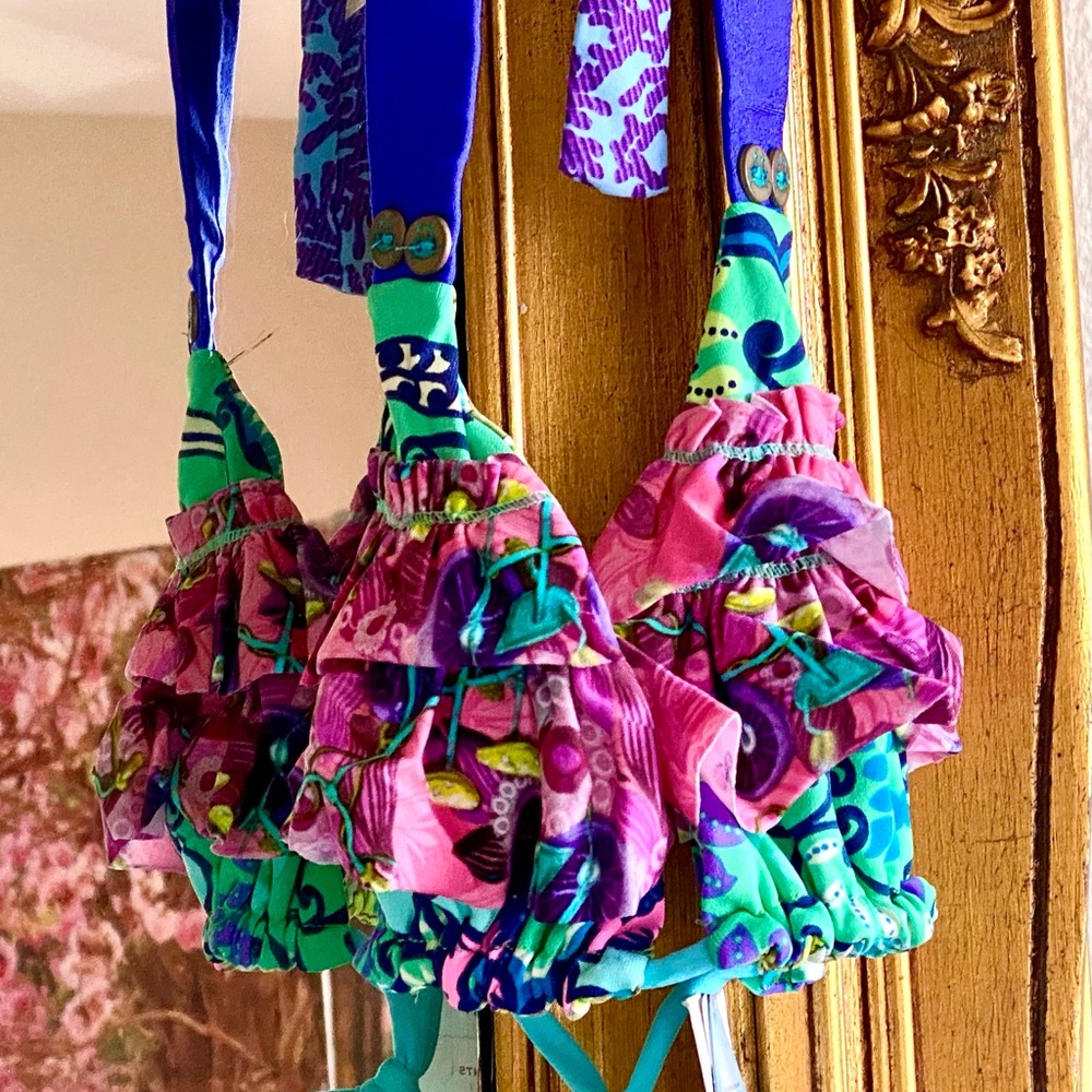 🪸FINAL 1 💜Designer Ruffle Bikini TOP ONLY - Picture 2 of 5